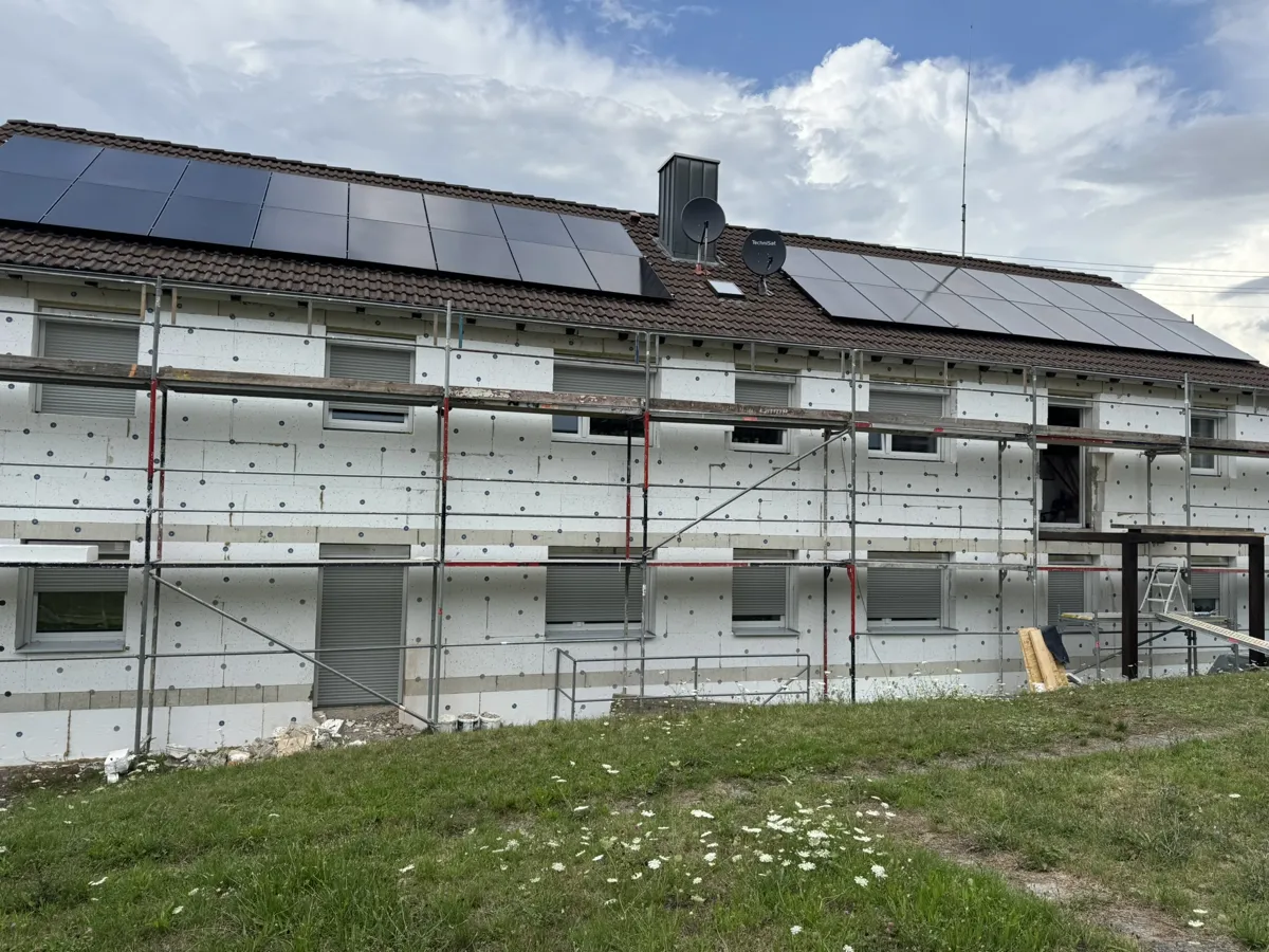 Sonnenschutz mit Rollläden in Heimbuchenthal